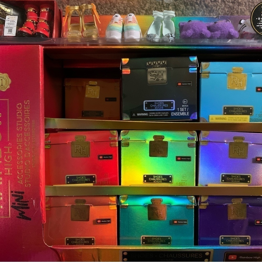 Rainbow High Mystery Mini Accessories Studio Shoes (1)